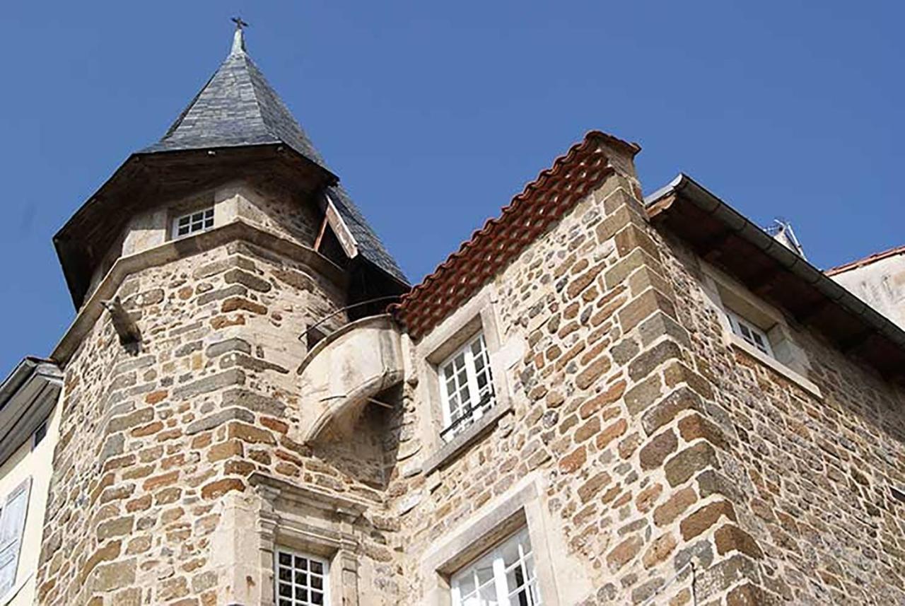 Maison Au Loup - Superbe Ancien Hotel Particulier Du Xvie Siecle Au Coeur De La Vieille Ville Du Puy Le Puy-en-Velay Dış mekan fotoğraf