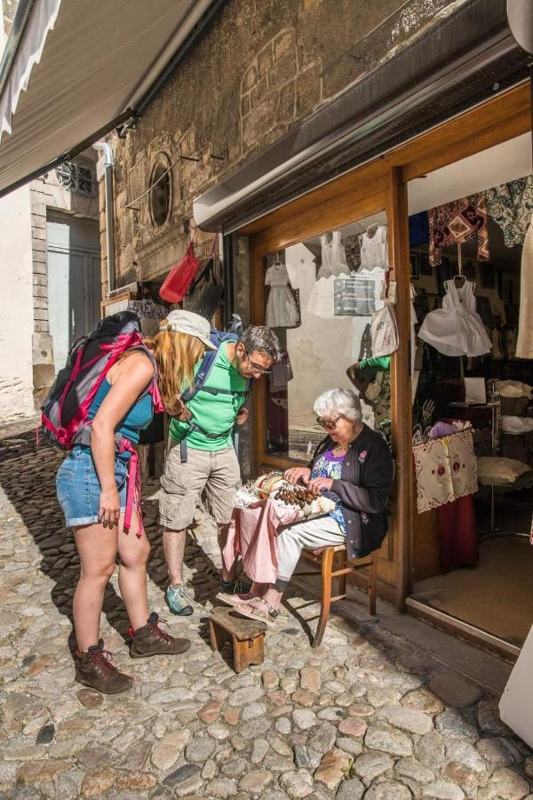 Maison Au Loup - Superbe Ancien Hotel Particulier Du Xvie Siecle Au Coeur De La Vieille Ville Du Puy Le Puy-en-Velay Dış mekan fotoğraf
