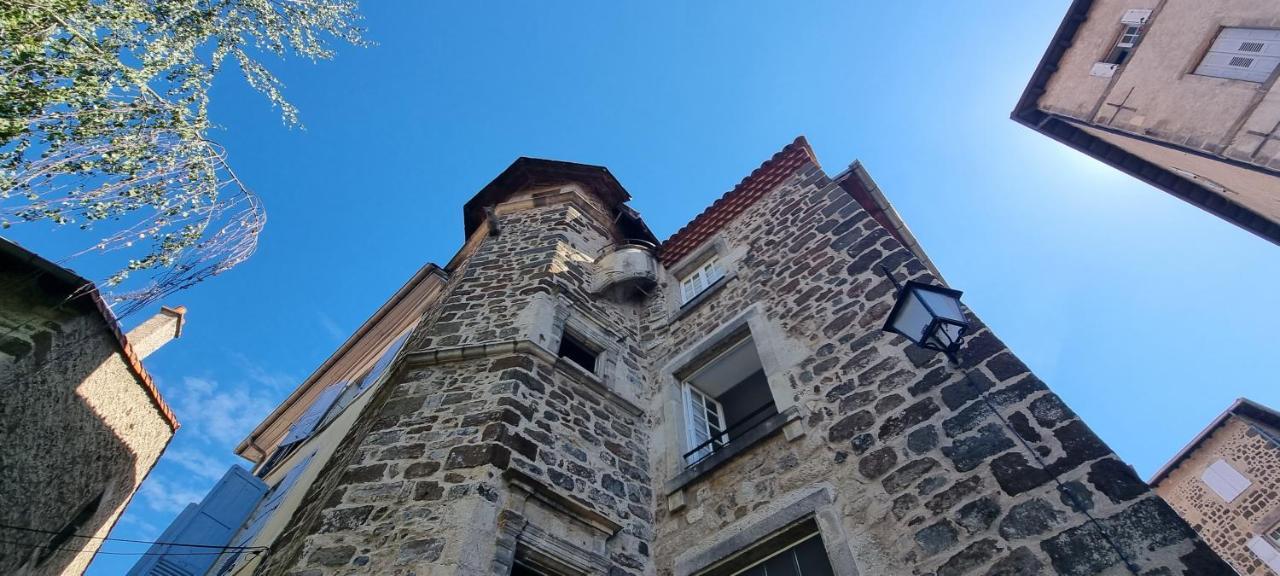 Maison Au Loup - Superbe Ancien Hotel Particulier Du Xvie Siecle Au Coeur De La Vieille Ville Du Puy Le Puy-en-Velay Dış mekan fotoğraf