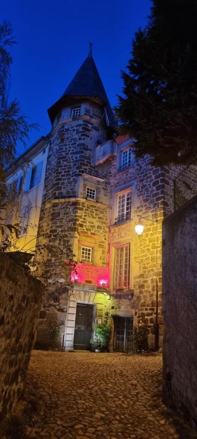 Maison Au Loup - Superbe Ancien Hotel Particulier Du Xvie Siecle Au Coeur De La Vieille Ville Du Puy Le Puy-en-Velay Dış mekan fotoğraf